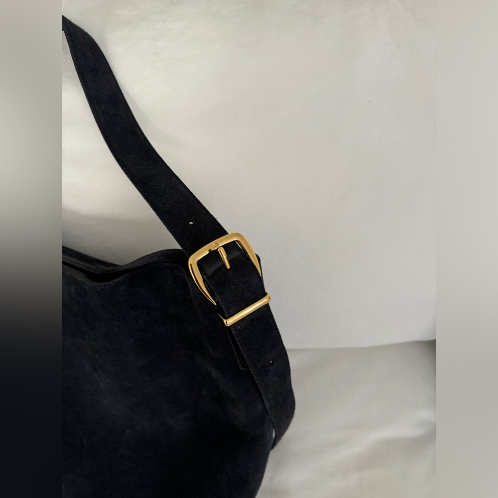 Madewell navy bucket Bag Classic Design - Picture 3 of 6